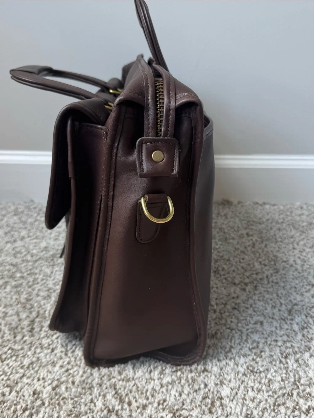Classic Brown Leather Briefcase with Adjustable Strap